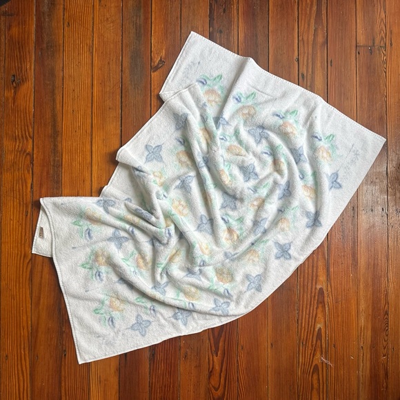 Vintage 80s Dundee geo floral print bath towel - Picture 3 of 9